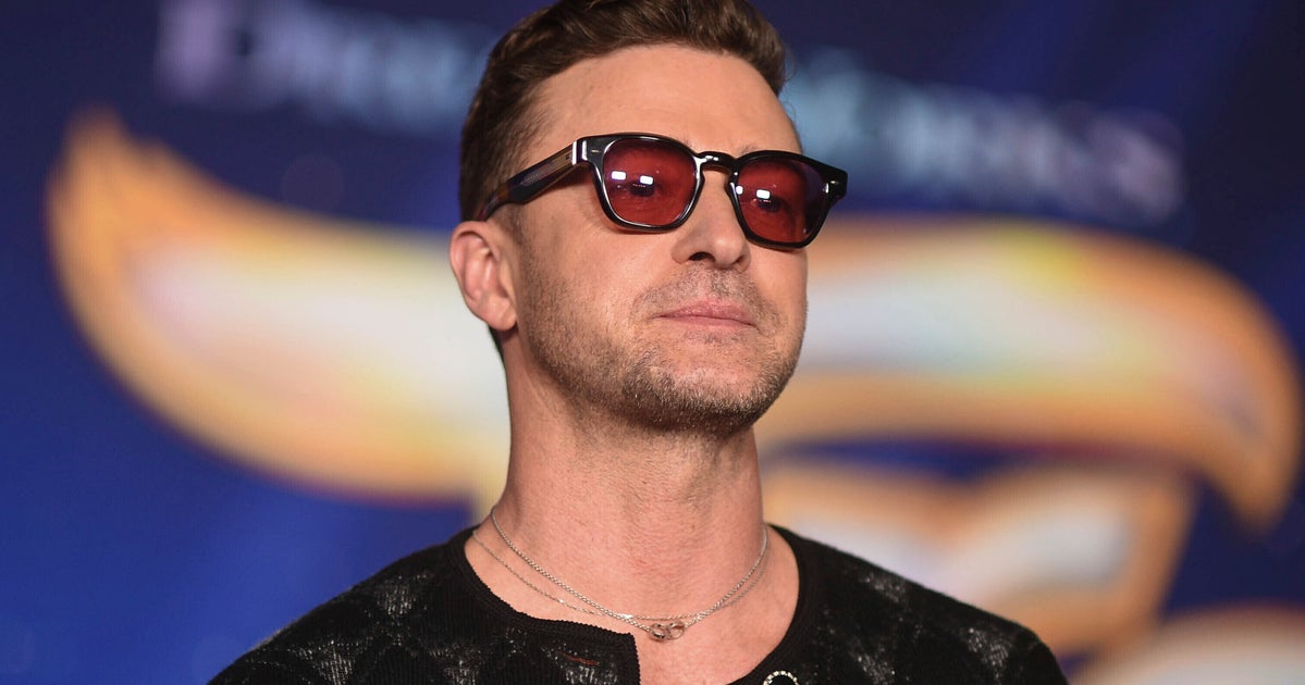 Justin Timberlake Apologizes To 'Absolutely F**cking Nobody' During Surprise Show