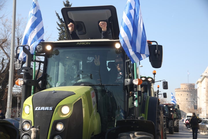 Συλλαλητήριο διαμαρτυρίας αγροτών με τα τρακτέρ τους από διάφορες περιοχές της Βόρειας Ελλάδας, στην Θεσσαλονίκη στο πλαίσιο των εγκαινίων της 30ης Agrotica, Πέμπτη 1 Φεβρουαρίου 2024. (ΒΑΣΙΛΗΣ ΒΕΡΒΕΡΙΔΗΣ/ΜΟΤΙΟΝΤΕΑΜ)