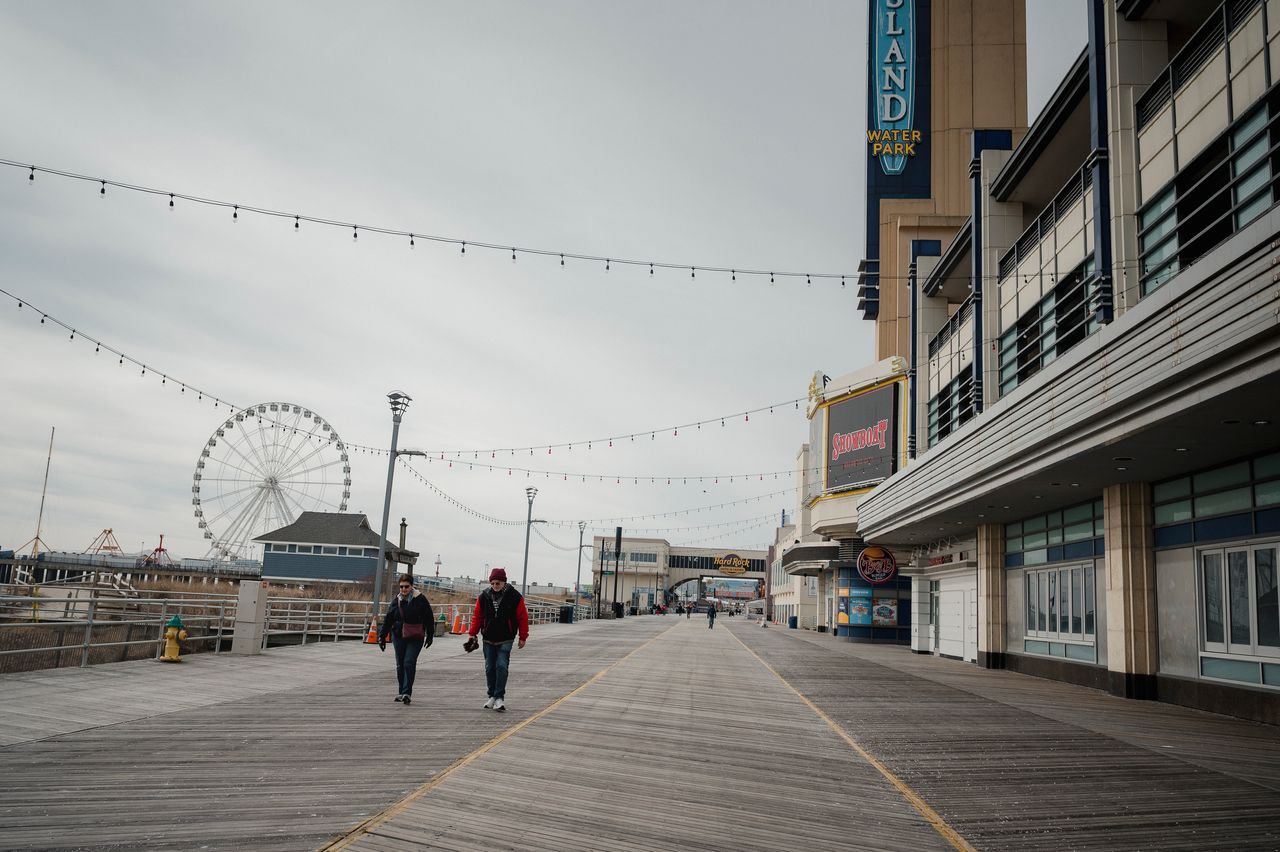 Casino smoking and boosting in-person gambling are among challenges for Atlantic  City in 2024 - WHYY