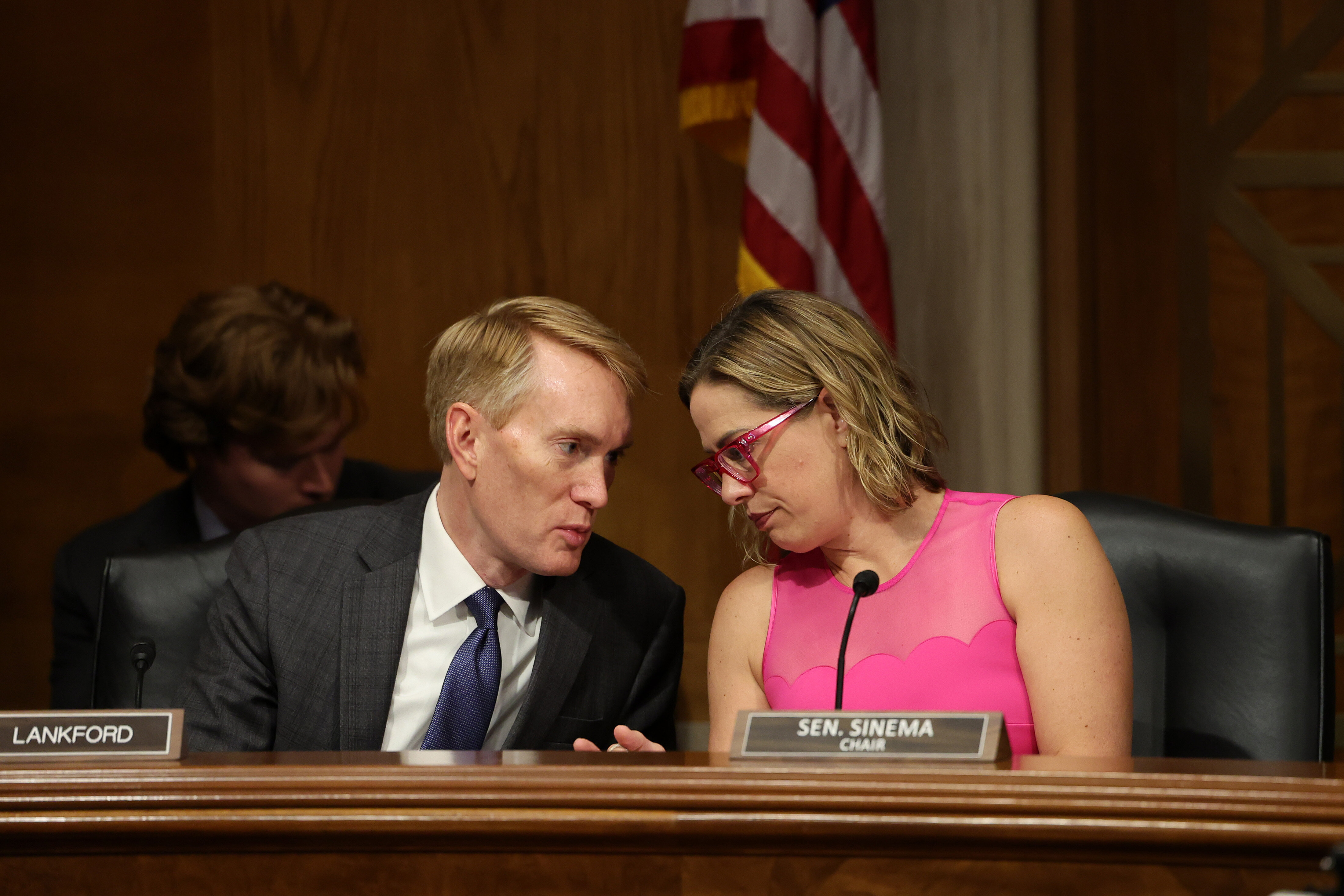 Bipartisan Border Bill Unveiled By Senate Negotiators - Verve Times