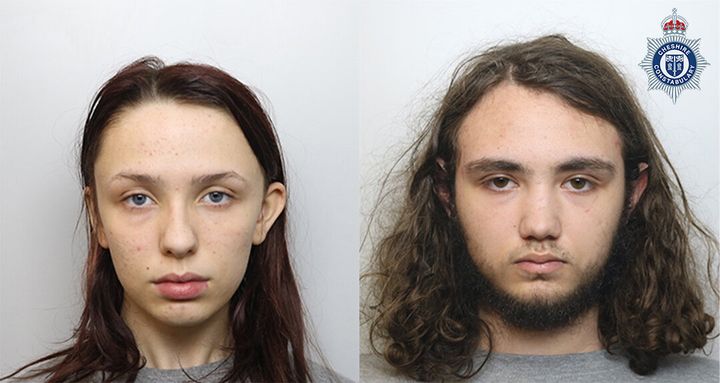 Σε αυτή τη φωτογραφία από την αστυνομία του Τσεσάιρ , οι συνδυασμένες φωτογραφίες των Σκάρλετ Τζένκινσον (αριστερά) και Εντι Ράτκλιφ οι οποίοι καταδικάστηκαν πέρυσι για τη δολοφονία της Μπριάνα Γκέι, και καταδικάστηκαν και ονομάστηκαν στις 02 Φεβρουαρίου 2024 στο Μάντσεστερ του Ηνωμένου Βασιλείου. Η Γκέι, ένα 16χρονο τρανσέξουαλ κορίτσι, βρέθηκε με θανάσιμα τραύματα σε ένα πάρκο στο Γουόρινγκτοντον Φεβρουάριο του 2023.