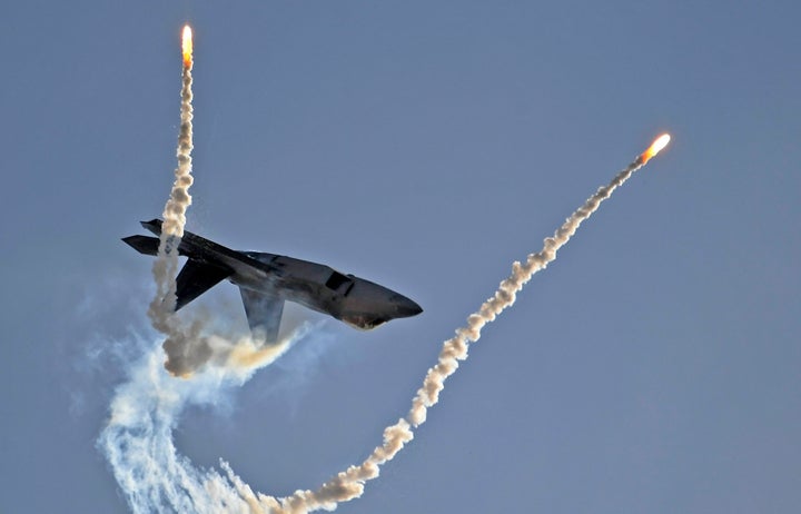 HUNTINGTON BEACH, CALIFORNIA - 29 Σεπτεμβρίου: Ένα USN F-35 C εμφανίζεται στο Pacific Air Show. (Photo by Nick Ut/Getty Images)