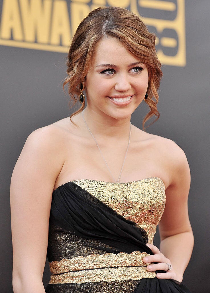 20 Celebs Who Secretly Changed Their Names And 12 Who Went Public