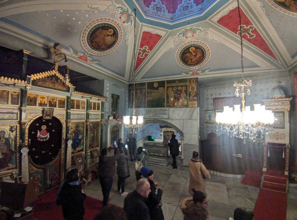 Το εσωτερικό της Παναγίας των Βλαχερνών.