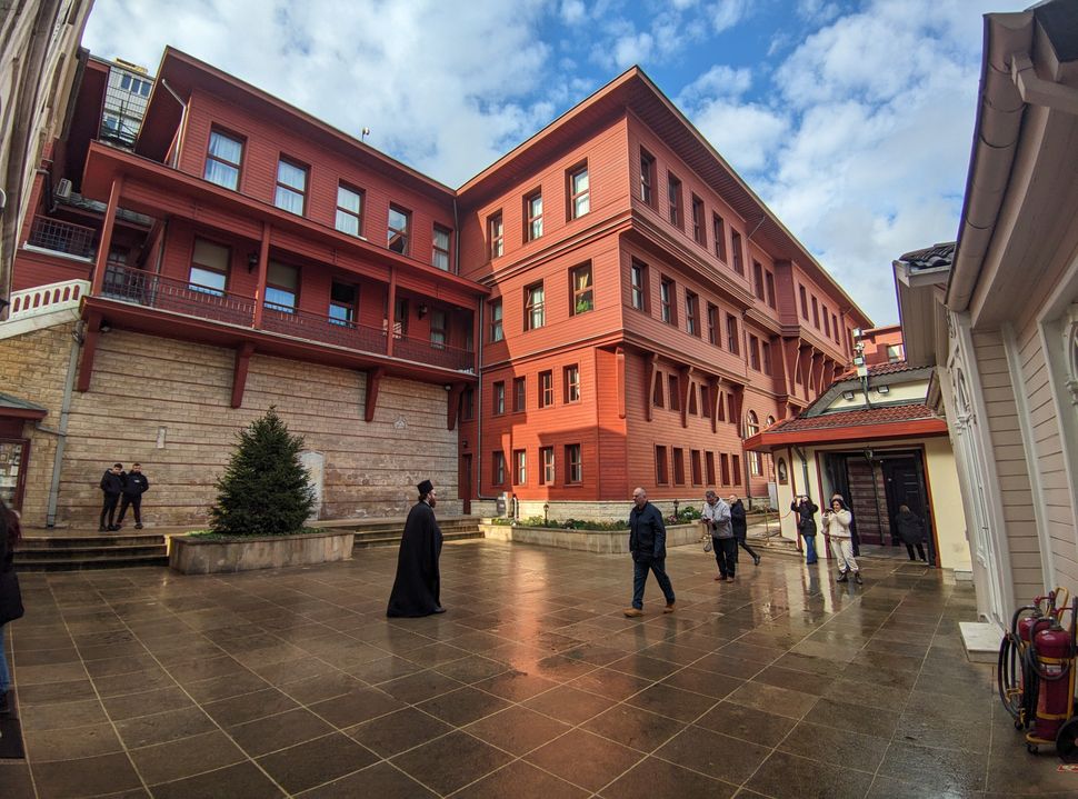 Το Οικουμενικό Πατριαρχείο στην Κωνσταντινούπολη.