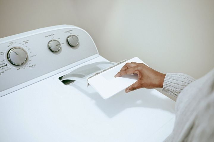 When was the last time you cleaned your dryer's filter? If you are smelling a burning odor from your dryer, your lint filter is often the cause. 