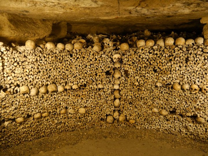 Paris (France). 2015/01/31. Visit to the catacombs. Bones and skulls (Photo by: Andia/Universal Images Group via Getty Images)