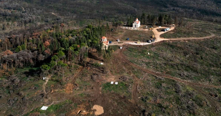 Άποψη του Ναού της Αναστάσεως και του κοιμητηρίου μετά την πυρκαγιά του 2021