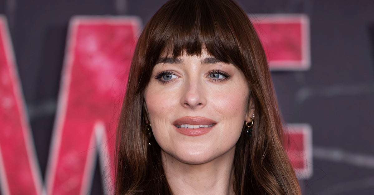 NextImg:Dakota Johnson Says Hollywood Is ‘F**king Bleak’ Right Now