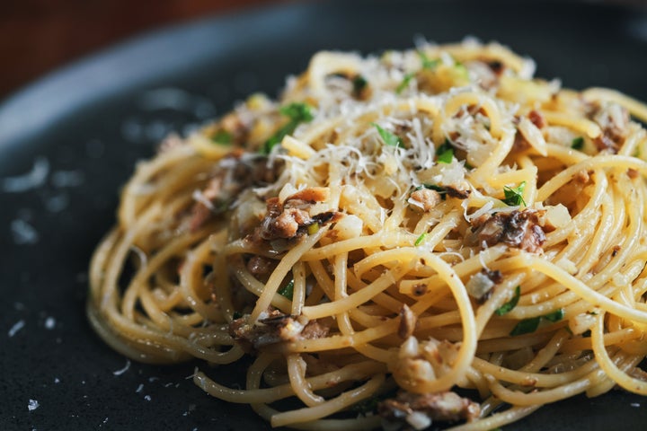 Spaghetti Pasta with Anchovies and Onions