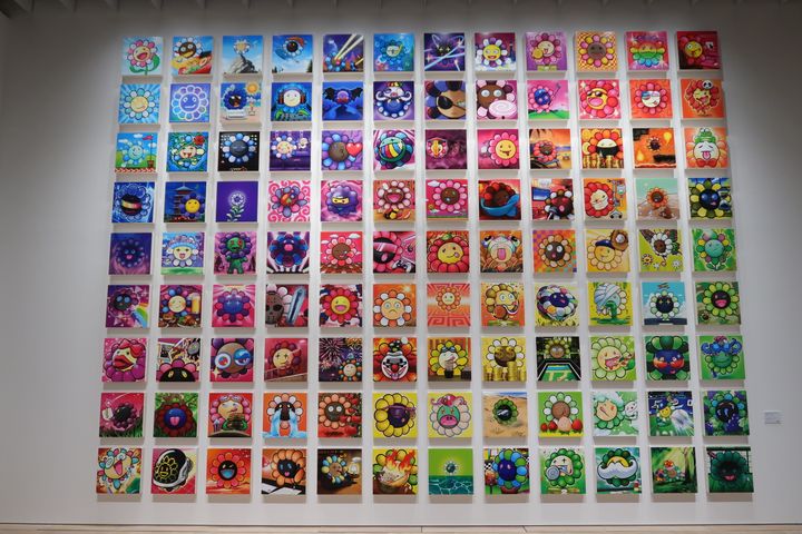今回の個展では、トレーディングカードの絵柄を108枚のパネルに描いた作品も展示されている。村上隆《Murakami.Flowers Collectible Trading Card 2023》2023-24年 (c)2024 Takashi Murakami/Kaikai Kiki Co., Ltd. All Rights Reserved.