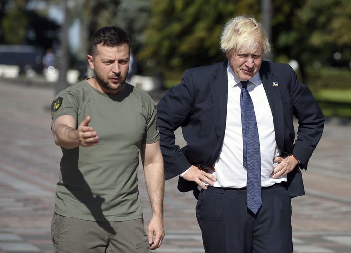President of Ukraine Volodymyr Zelenskyy (L) and thne Prime Minister of the United Kingdom Boris Johnson in August 2022