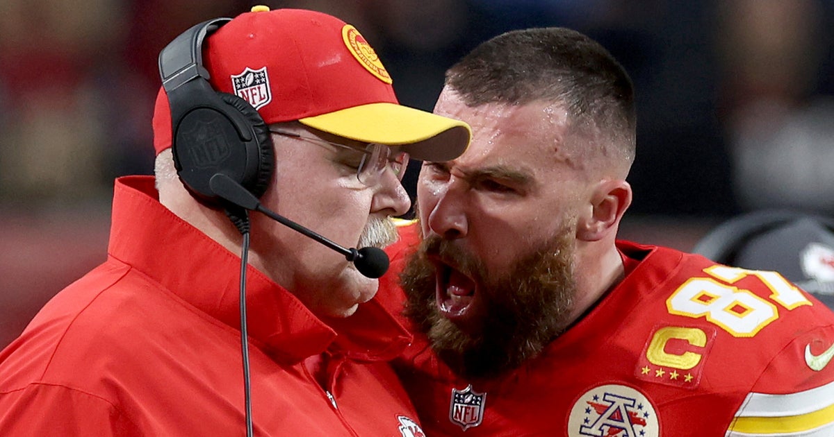 Furious Travis Kelce Gives Andy Reid An Earful After Wild Super Bowl Fumble