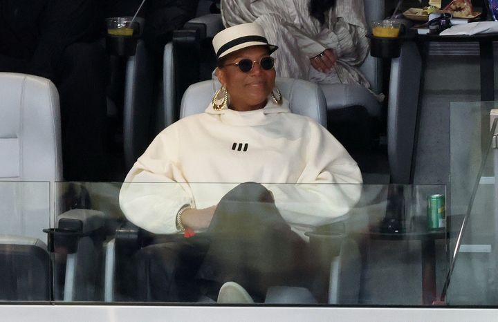 Her royal highness Queen Latifah looked like she was having a great time in her luxury box.