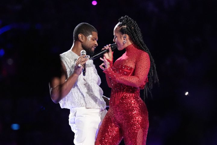 Usher enjoyed a sultry duet of “My Boo” with Alicia Keys.