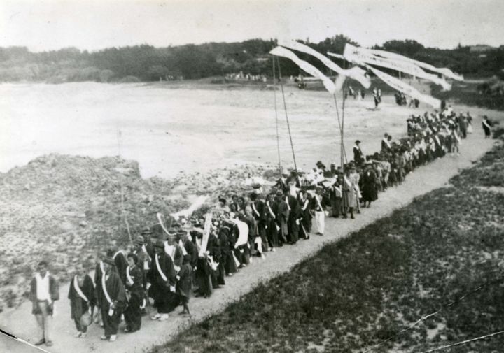 戦前の硫黄島での葬式