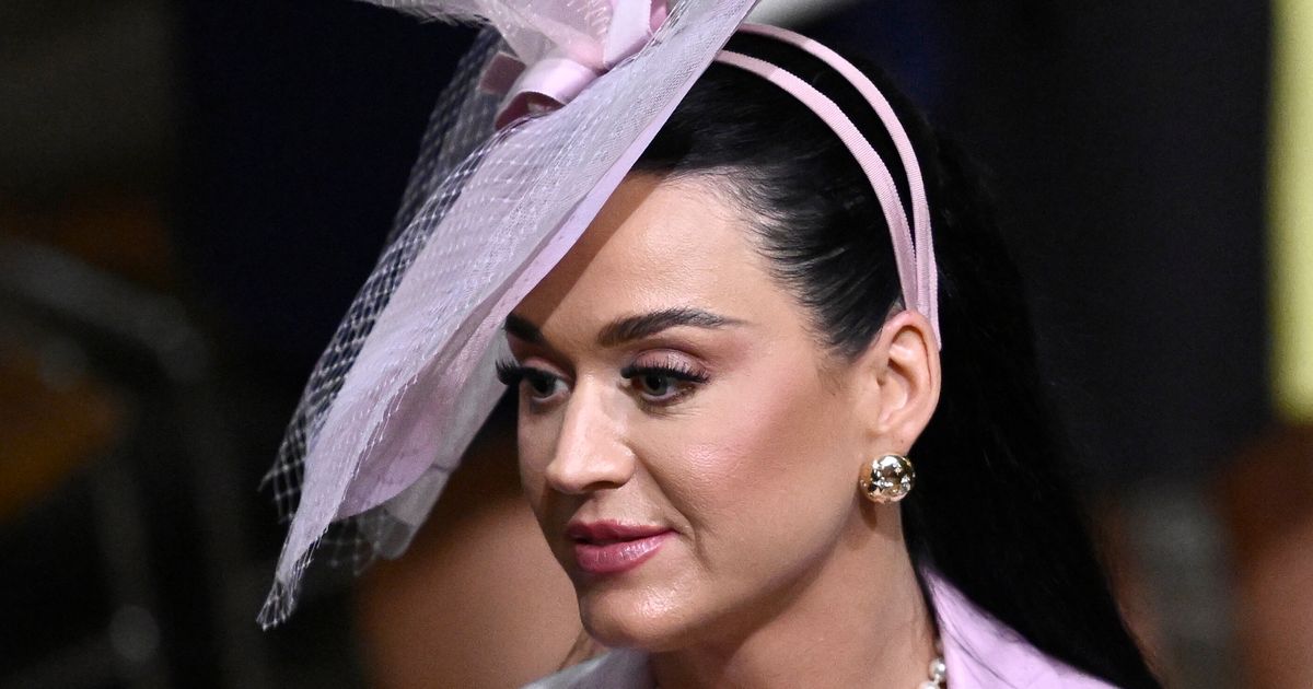 Throwback To The Time When Hollywood Singer Katy Perry Wore A Bra