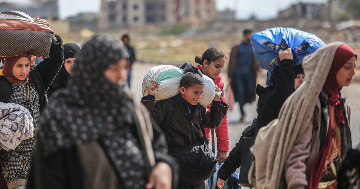 Palestinians Isolated In Major Gaza Hospital Evacuate After Weeks Of Israeli Attacks Palestinians Isolated In Major Gaza Hospital Evacuate After Weeks Of Israeli Attacks