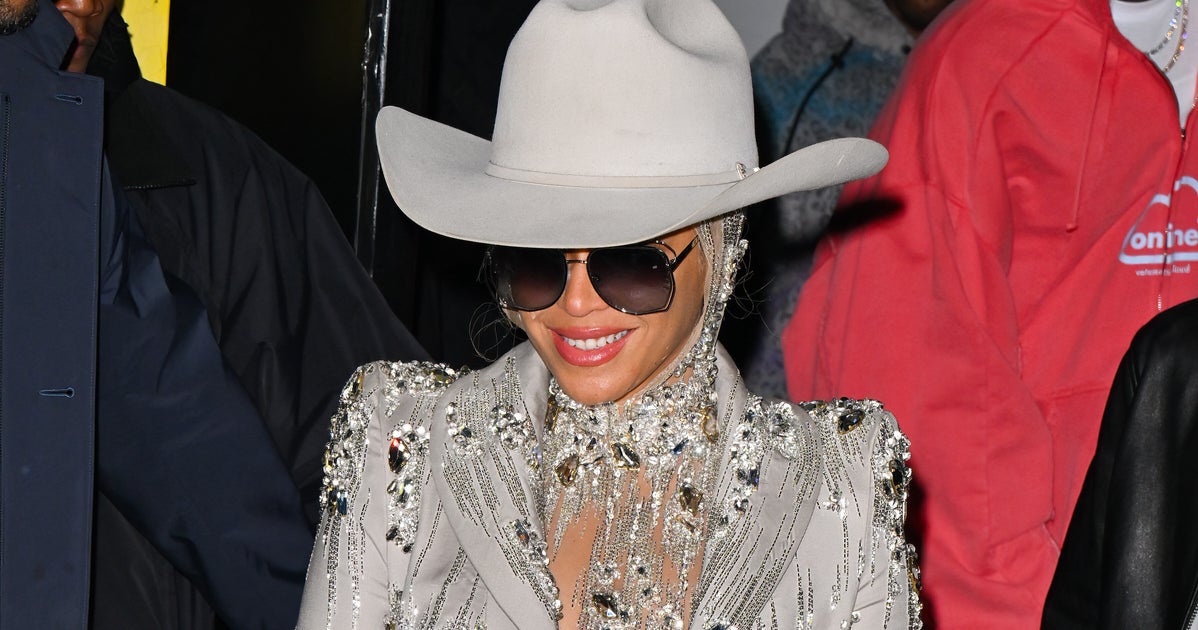 Beyoncé Makes Rare Fashion Week Appearance For Seemingly Sweet Reason