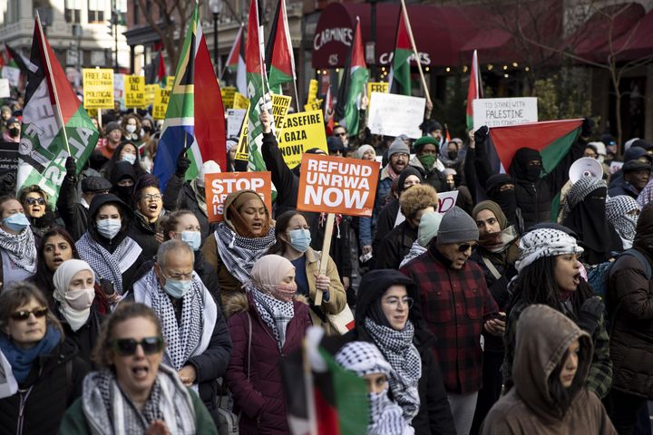 アメリカ・ワシントンDCで行われた「ラファのためのグローバル・マーチ」。即時停戦とアメリカによるイスラエル支援の停止を求め、国会議事堂に向かってデモ参加者が行進した（2024年2月17日）