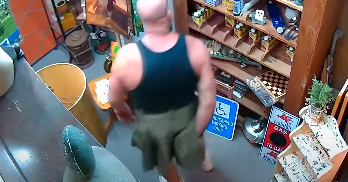 Texas Man Accused Of Putting Antiques Up His Kilt-Covered Butt