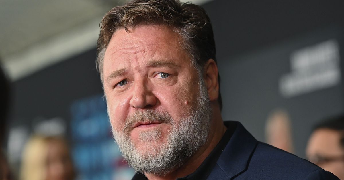 Image for article Russell Crowe Says He Broke Both His Legs On Set  And Didnt Realize It Until 10 Years Later  HuffPost