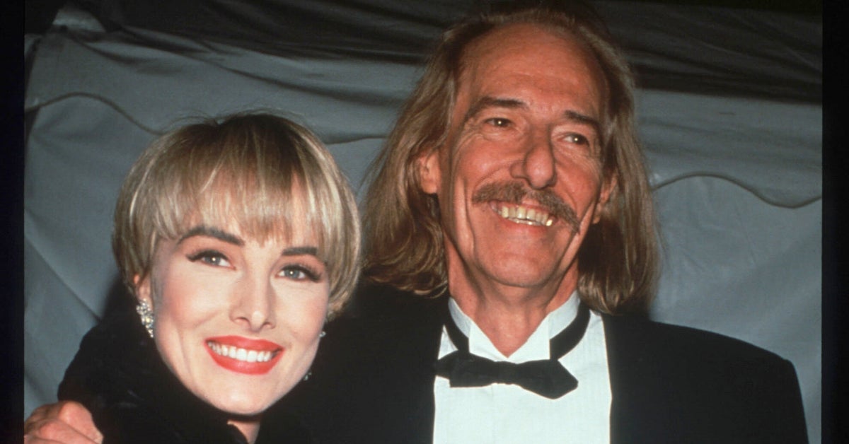 Chynna Phillips sagt, sie sei „taub“ gewesen, nachdem ihr Vater ein ...