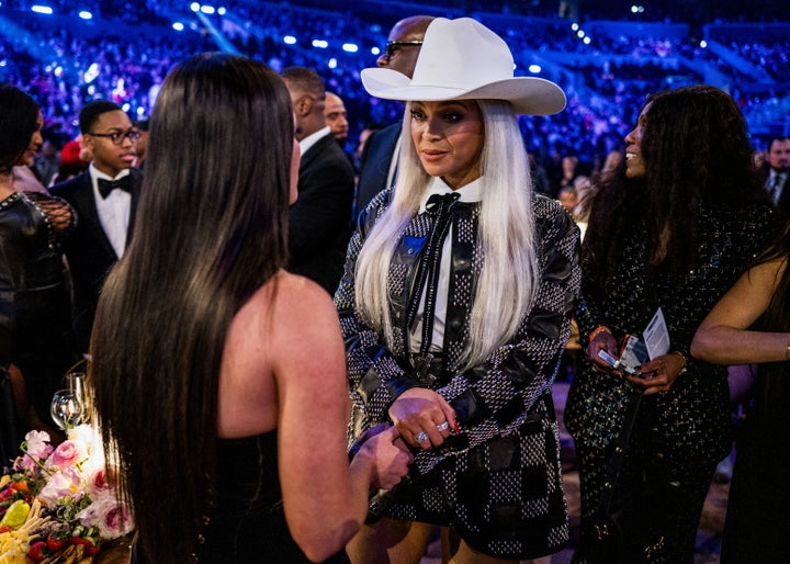 Beyoncé: Η πρώτη μαύρη καλλιτέχνις στην κορυφή του Country Chart στο ...