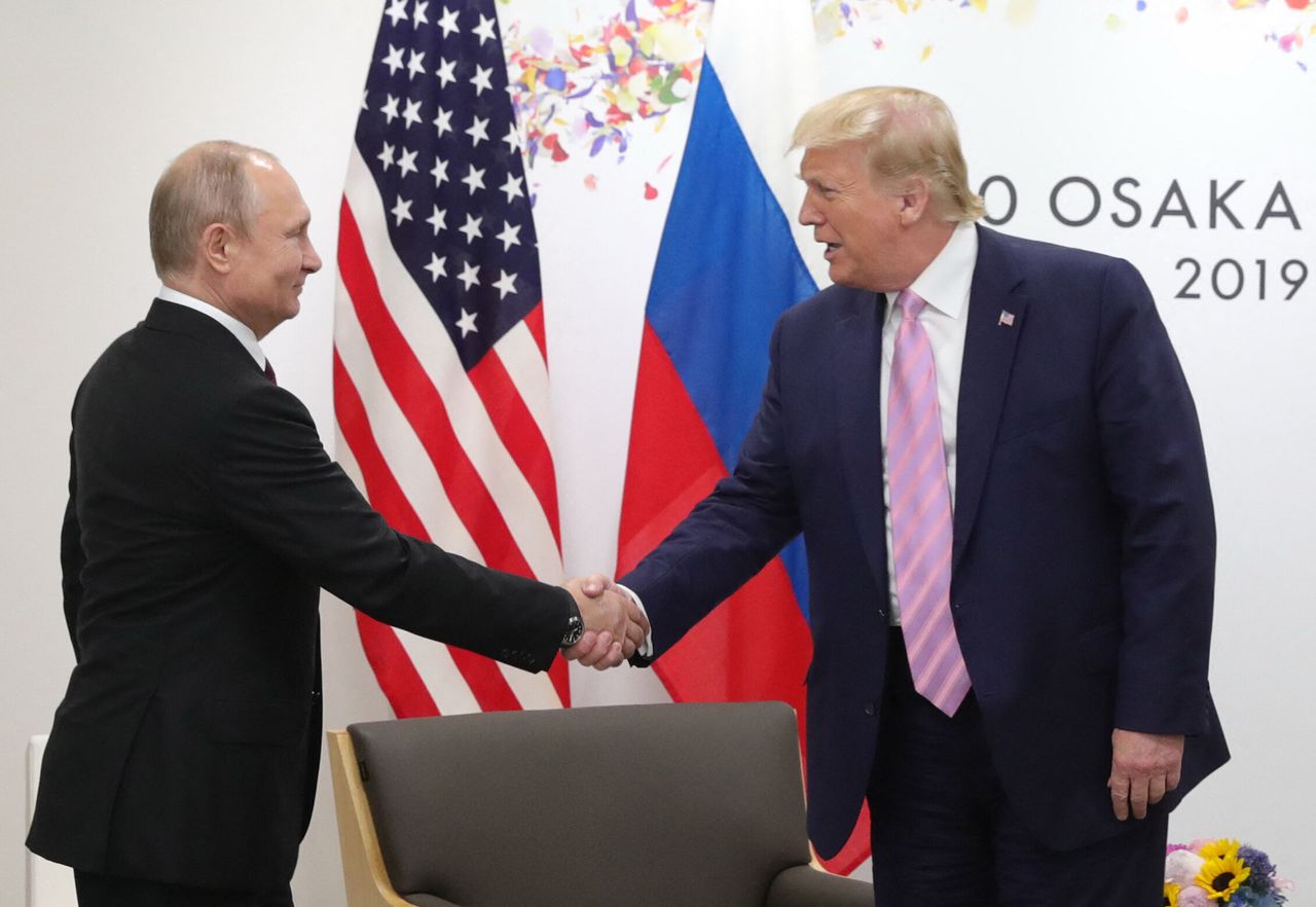 Russian President Vladimir Putin and then-US President Donald Trump in 2019 – the two have been clear about their warm relationship, which is why some fear a second Trump presidency could slow down US aid to Ukraine.