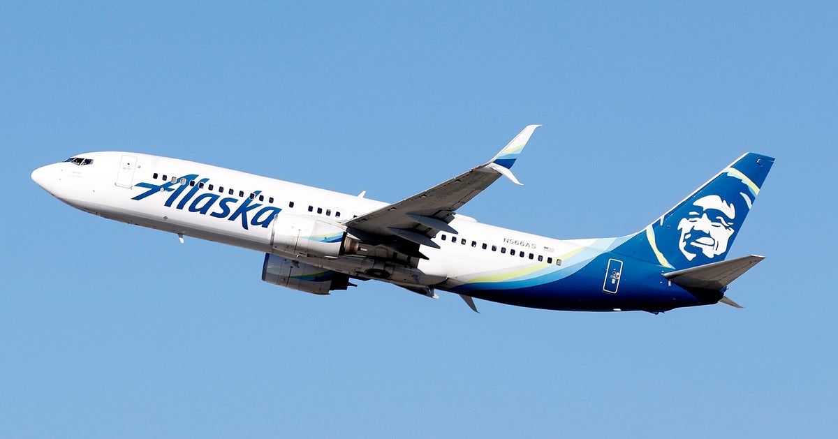 Man Accused Of Stabbing Passenger With Weapon Of Pens And Rubber Bands On Flight