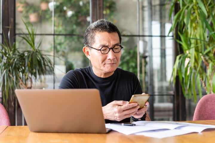 Gen Z Leaves Their Phone On 'Do Not Disturb' All Day, And The Reason Why Is Pretty Smart 5 Older generations may wonder “why do you even have a phone then?” or freak out about you not being available in the case of an emergency.