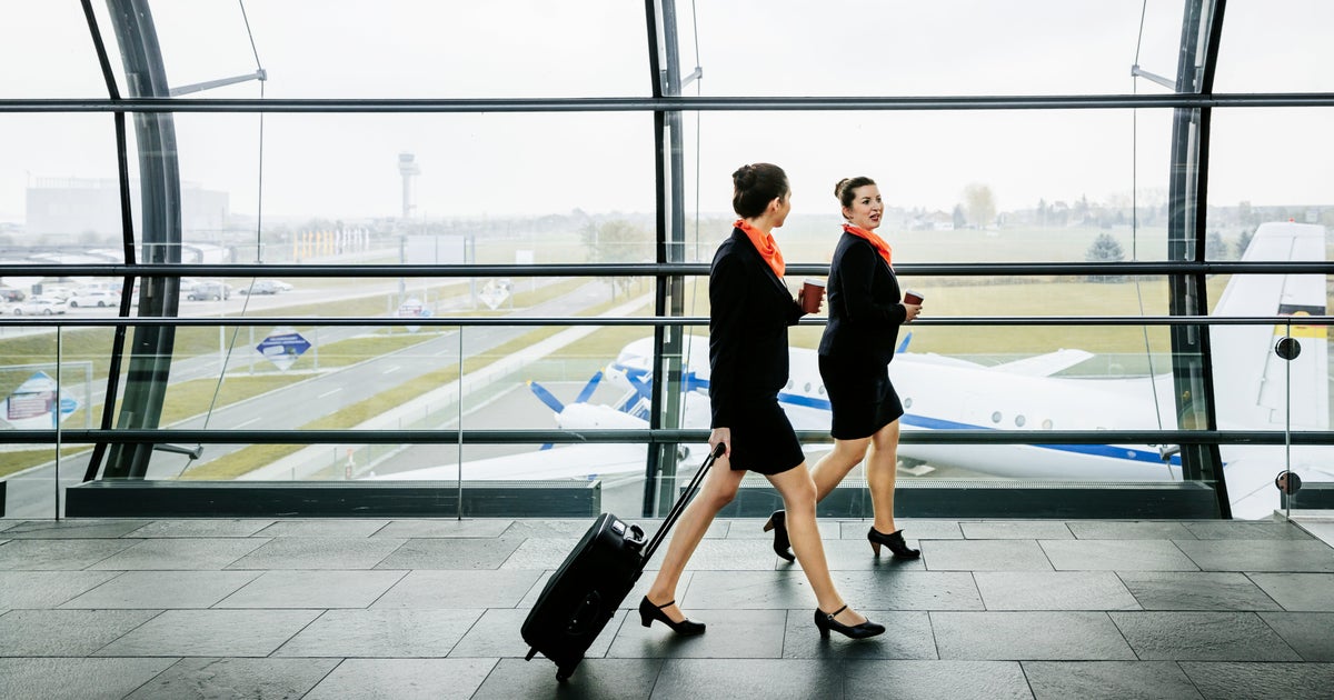 Image for article Flight Attendants Reveal The 9 Things They Never Do As Air Passengers