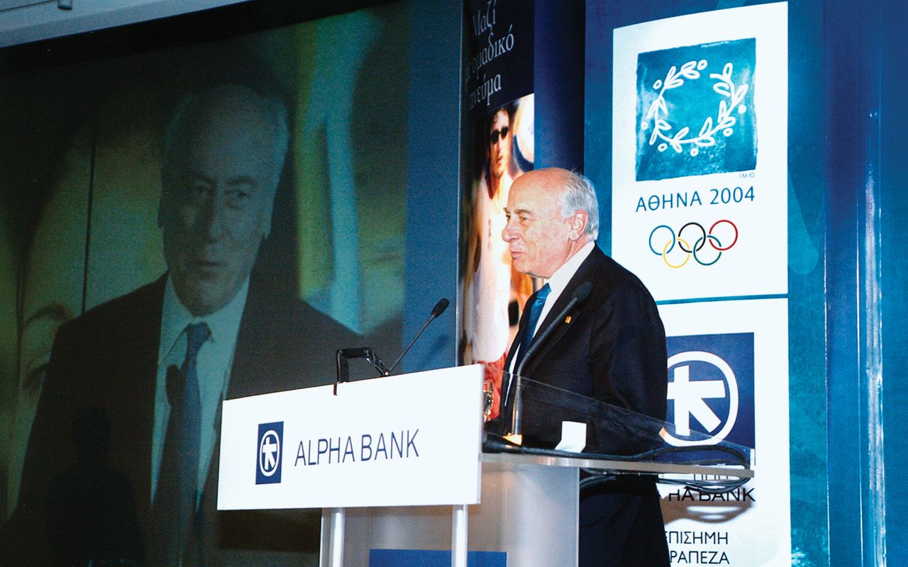 O Γ. Κωστόπουλος ανακοινώνει τους αθλητές τους οποίους θα υποστηρίξει η Alpha Bank ως χορηγός των Ολυμπιακών και Παραολυμπιακών Αγώνων, 2003