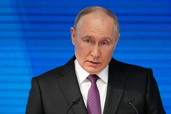 Ο Ρώσος Πρόεδρος Βλαντιμίρ Πούτιν εκφωνεί την επίσημη ομιλία του στη Μόσχα, Ρωσία, Πέμπτη, 29 Φεβρουαρίου 2024. (AP Photo/Alexander Zemlianichenko)