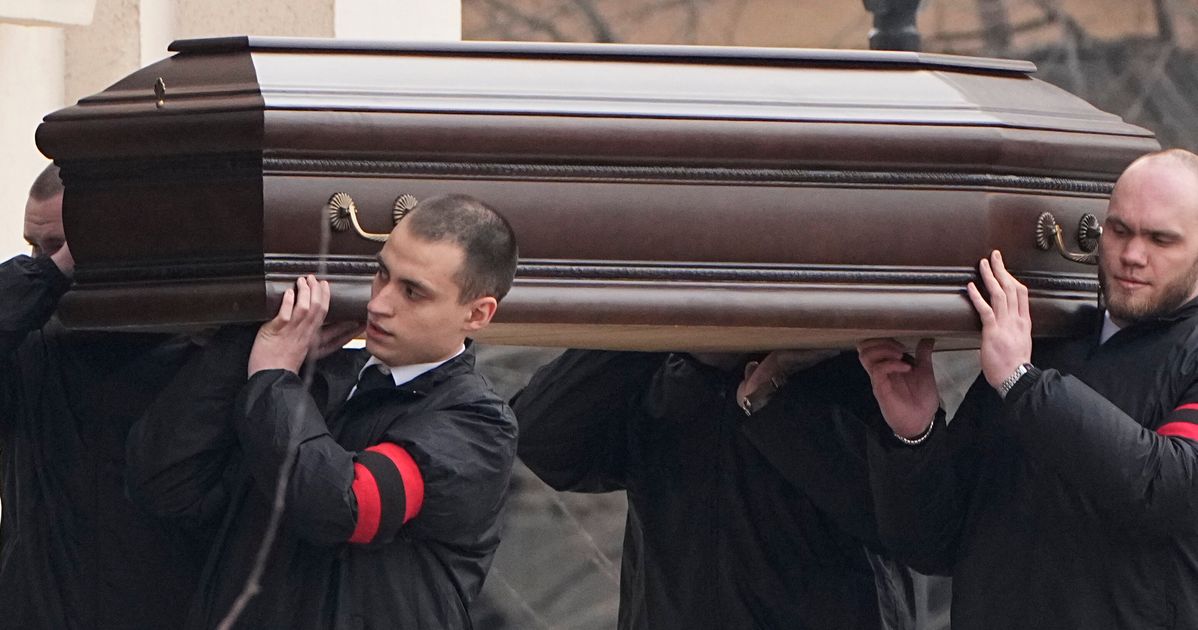 Des centaines de personnes assistent aux funérailles de Navalny à Moscou sous une forte présence policière