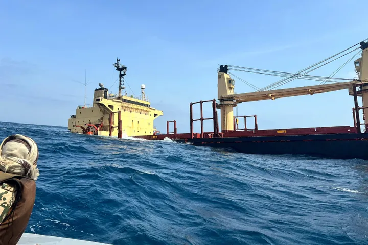 UK-owned cargo ship sinks in Red Sea days after Houthi attack (theguardian.com)