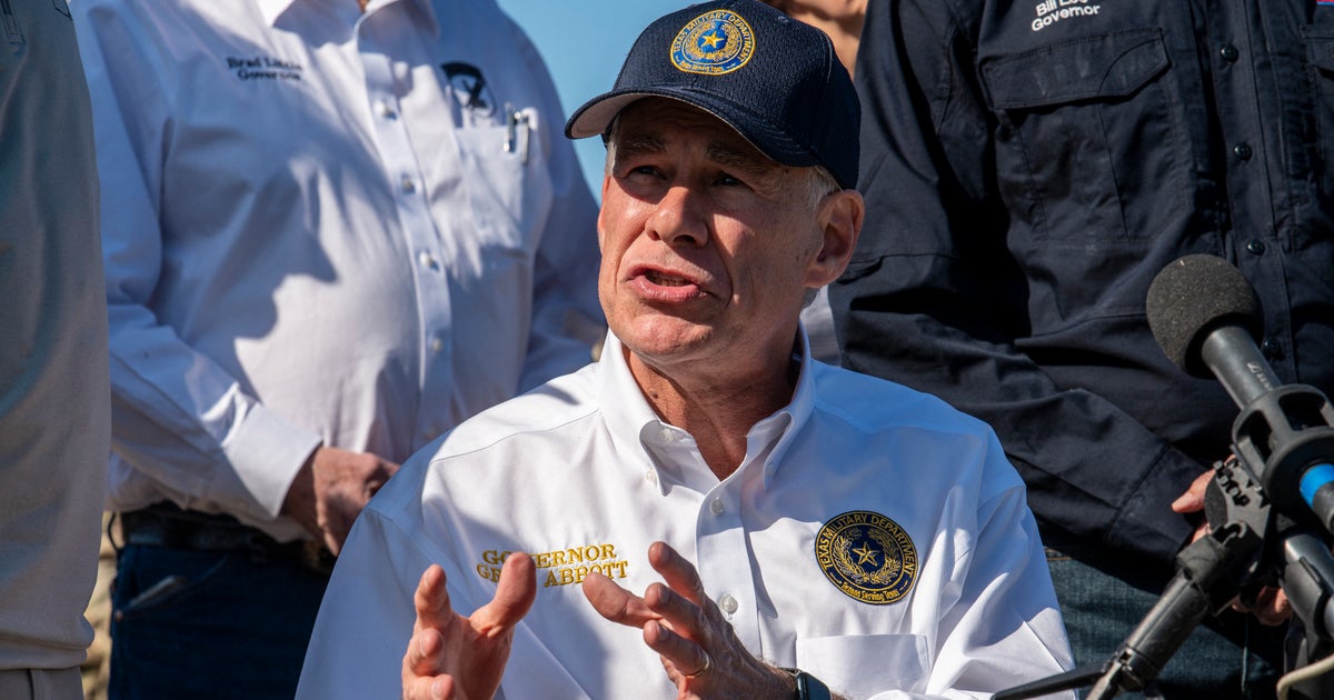 Supreme Court Temporarily Blocks Texas Law That Allows Police To Arrest Migrants