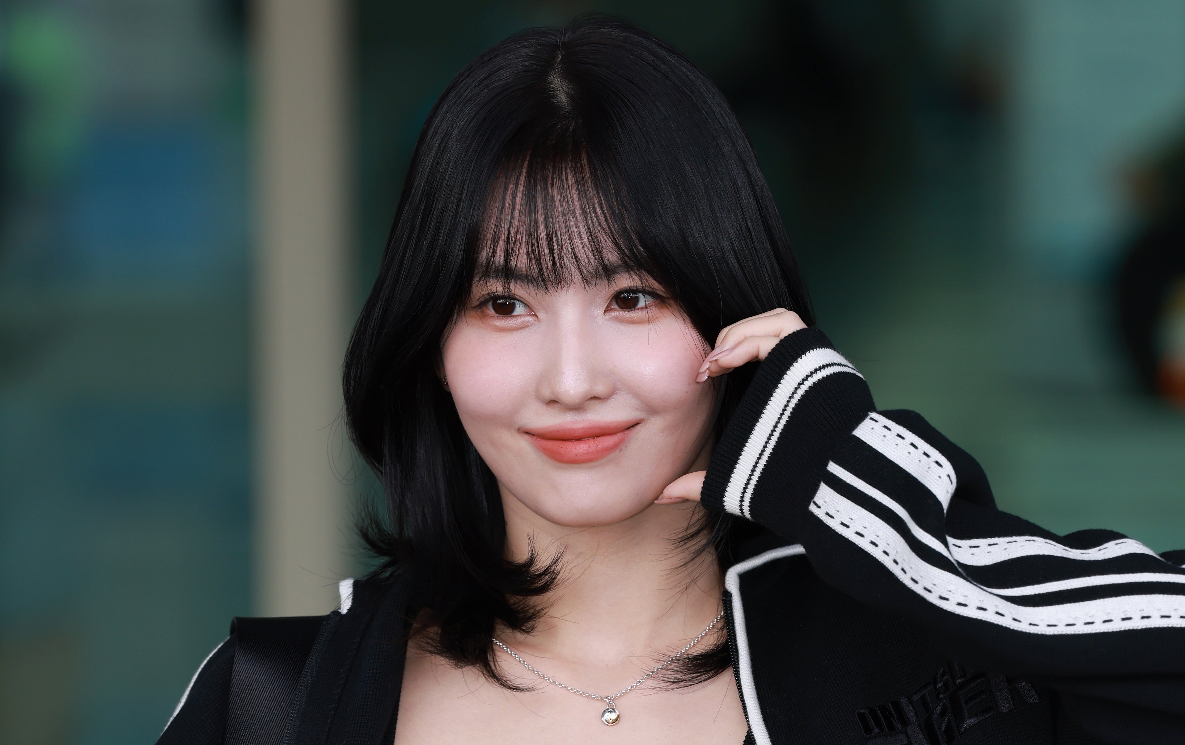 「パリの街が飛んだ」TWICE・モモとの対面にある人気モデルが歓喜。そのツーショットに反響【画像】