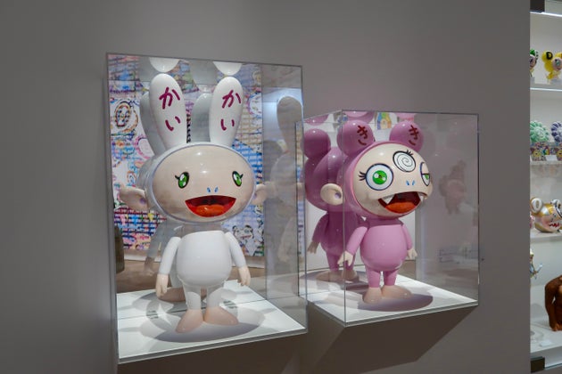 左から《カイカイ》と《キキ》（ともに2022年） ©︎2024 Takashi Murakami/Kaikai Kiki Co., Ltd. All Rights Reserved.