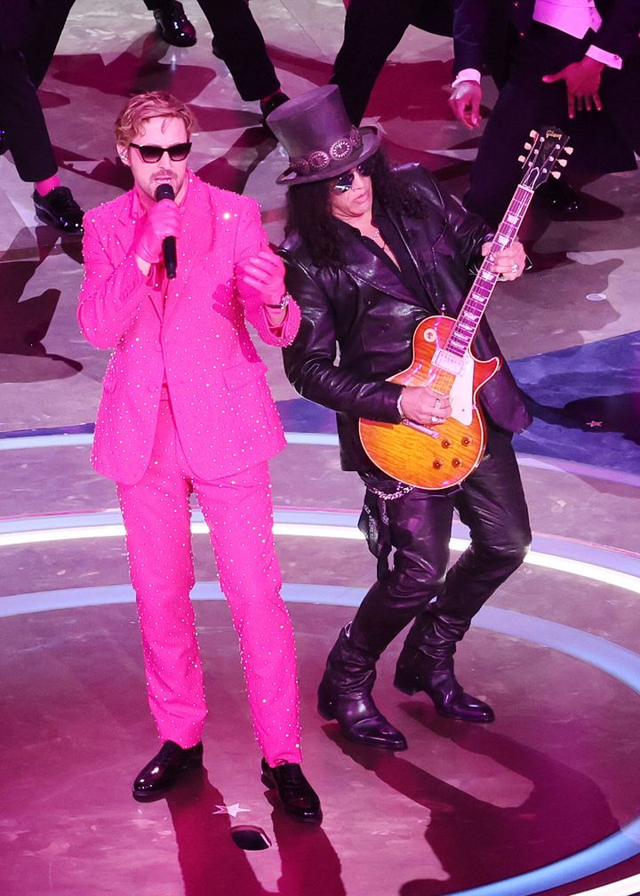 Gosling was joined onstage by Guns 'N Roses guitarist Slash. 