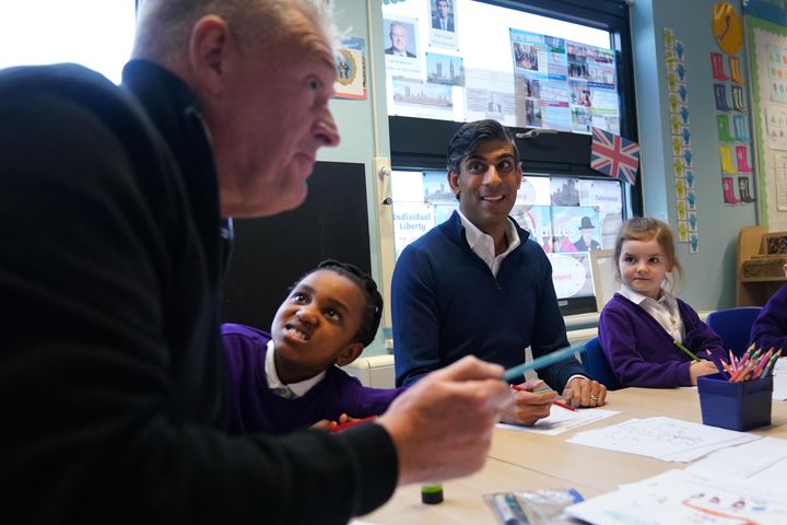 Rishi Sunak and Lee Anderson visiting a school in January, when he was still a deputy chair of the Tory Party.