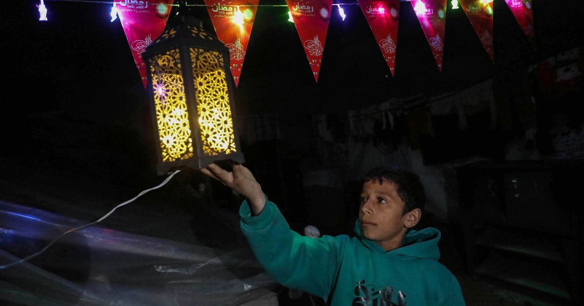Palestinians In Gaza Begin Ramadan With Hunger Worsening And No End In Sight To War