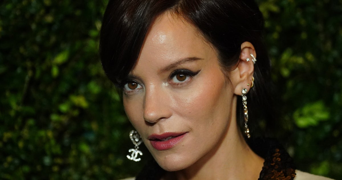Lily Allen Says Her Children 'Complete Me' But 'Ruined' Her Pop Career - Vimarsana News