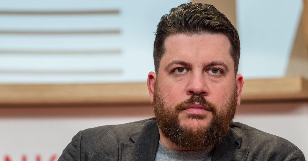 Longtime Aide To Alexei Navalny Attacked With Hammer Outside His Home