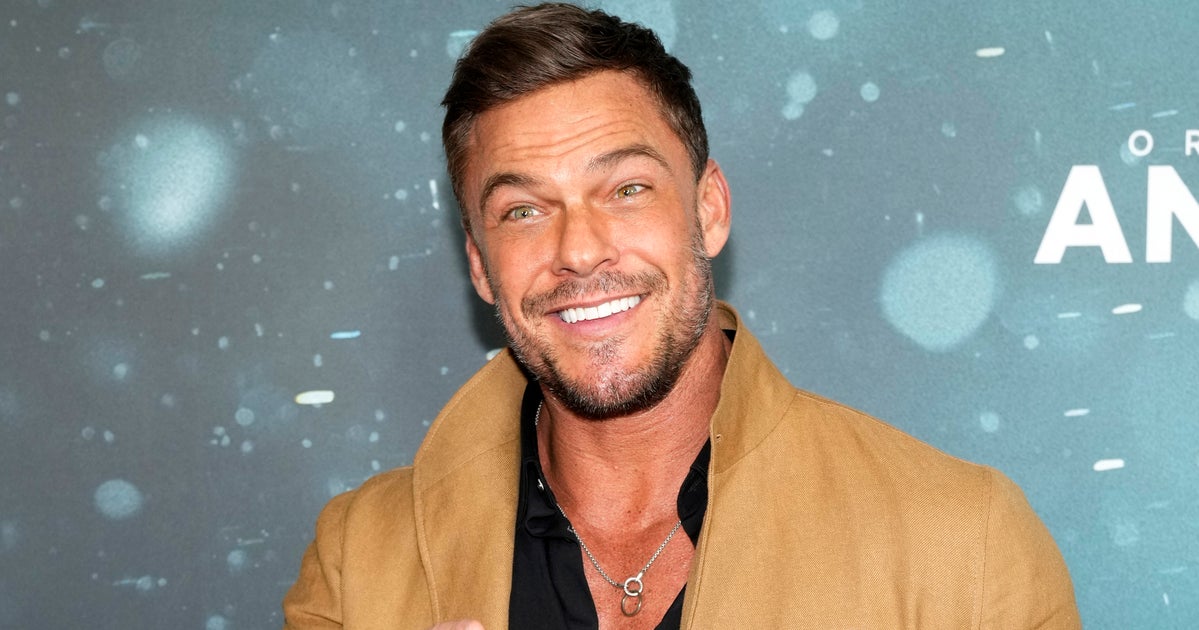 Watch Alan Ritchson Flirt With Paula Abdul On 'American Idol,' Years Before 'Reacher' Fame