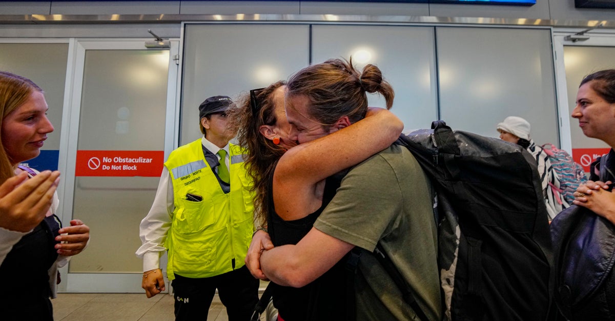 Boeing Tells Airlines To Check Pilot Seats After Report On Plane’s Plunge