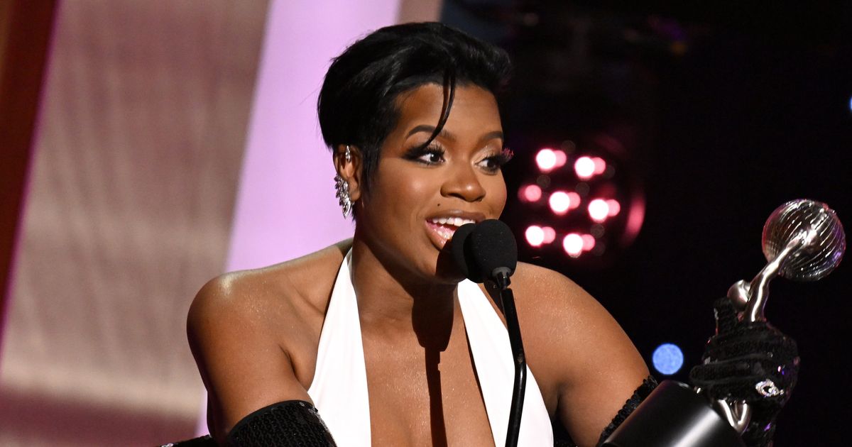 Fantasia Barrino Brings NAACP Image Awards Crowd To Their Feet With 1 Electric Song