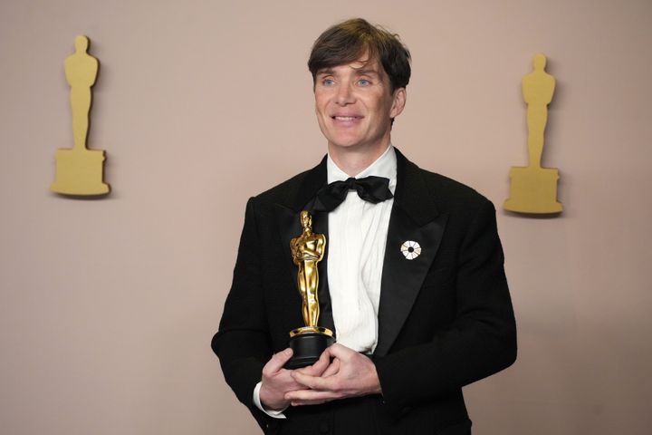 HOLLYWOOD, CALIFORNIA - MARCH 10: Cillian Murphy, winner of the Best Actor in a Leading Role award for “Oppenheimer”, poses in the press room during the 96th Annual Academy Awards at Ovation Hollywood on March 10, 2024 in Hollywood, California. (Photo by Jeff Kravitz/FilmMagic)