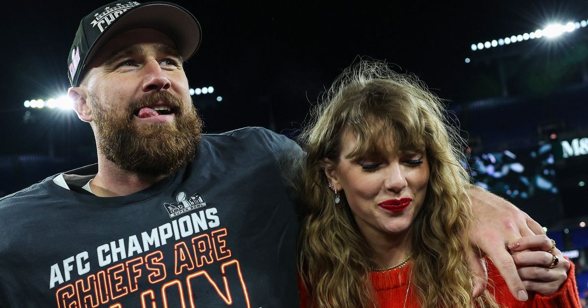 Travis Kelce Roasted A ‘Love Is Blind’ Star, And She Responded With Plea To Taylor Swift