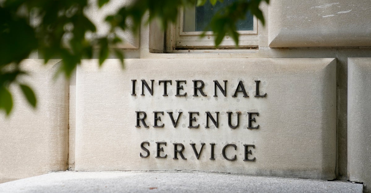 Poor, Minority Areas More Likely To Have Paid Tax Preparers, Report Says